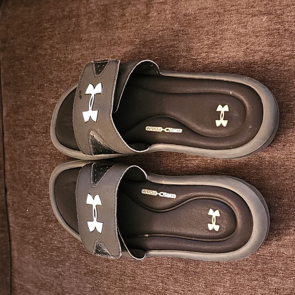 Under Armour Slides - Picture 5 of 5